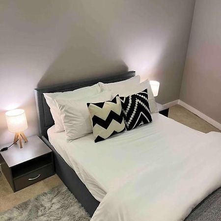 Modern Room Homestay In Apartment With Private Bathroom Croydon Eksteriør bilde