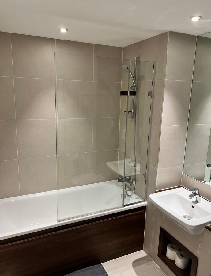 Modern Room In Apartment With Private Bathroom Croydon Eksteriør bilde
